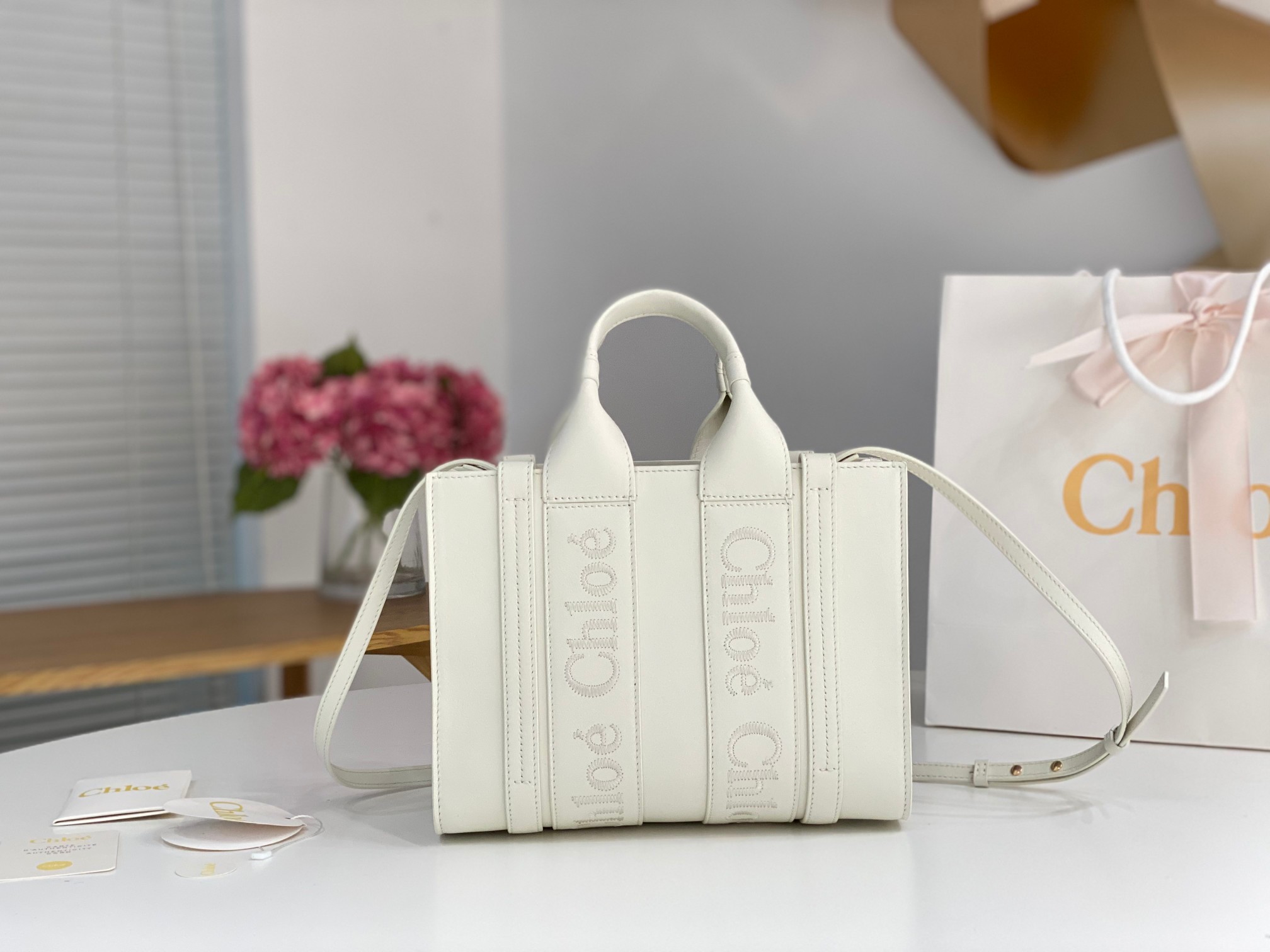 Chloe Small Woody Tote Bag In White Soft Smooth Calfskin Leather